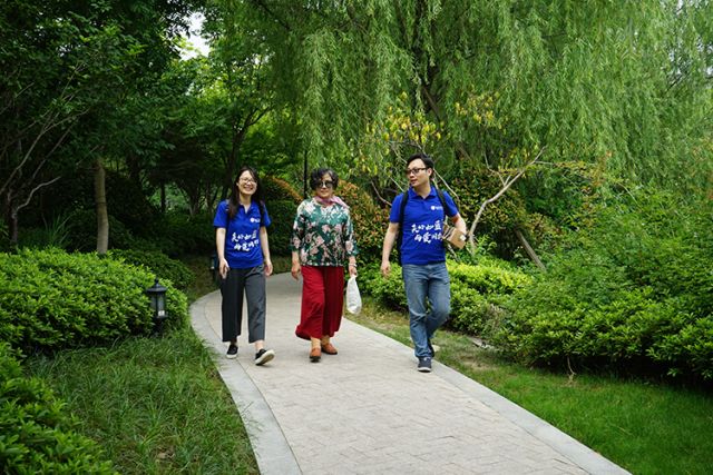 15289636541449171DJ0.jpg 學(xué)員陪伴長者2.jpg